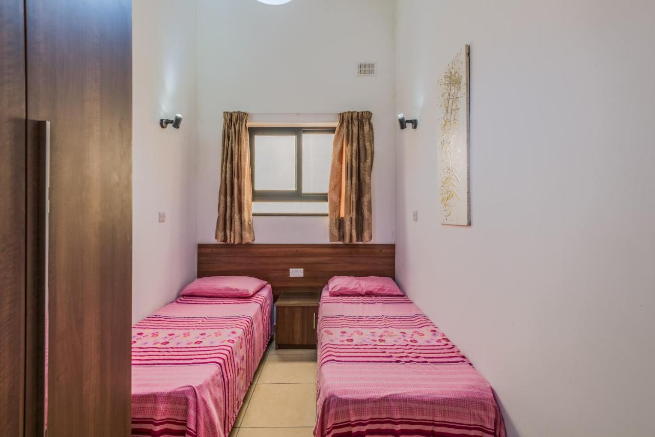 Blue Harbour 2 Bedroom Seafront Apartments With Large Terrace With Spectacular Sea Views - By Getawaysmalta St. Paul's Bay Dış mekan fotoğraf